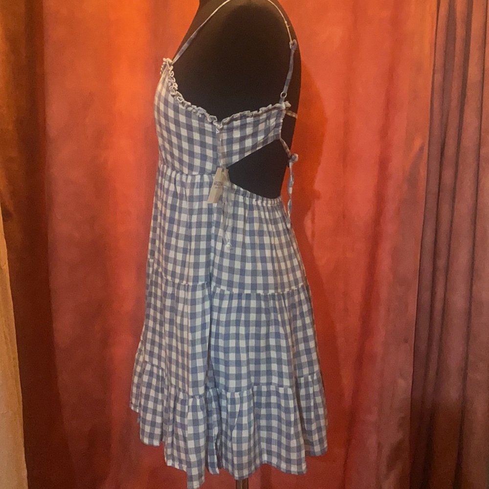 Dress - Picture 3 of 4